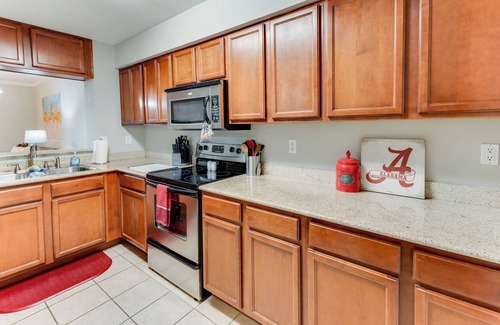 Tuscaloosa House | Tusks at Traditions: Close to UA | Sleeps 6