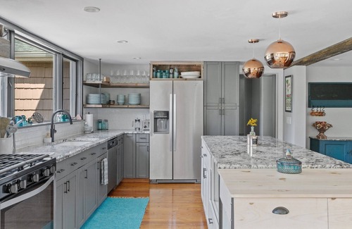 Town of Grafton House | Tutti Farmhouse - 6 bedroom 3 bath 1847 Farmhouse Upstate NY