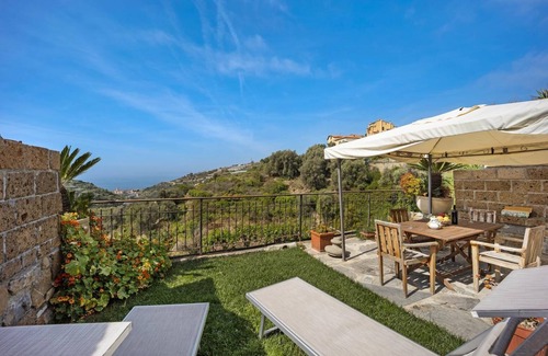 Pompeiana Apartment | Tutti Frutti - Two Bedroom Apartment, Sleeps 4