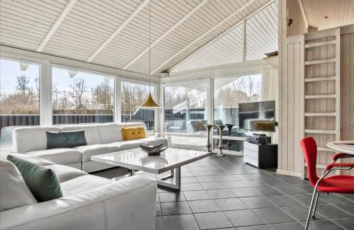 Bratten Strand House | TV1170-Jerup-Engblommen-7