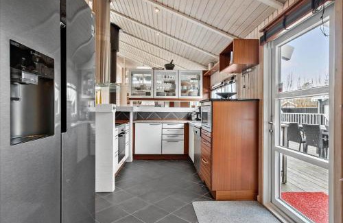Bratten Strand House | TV1170-Jerup-Engblommen-7