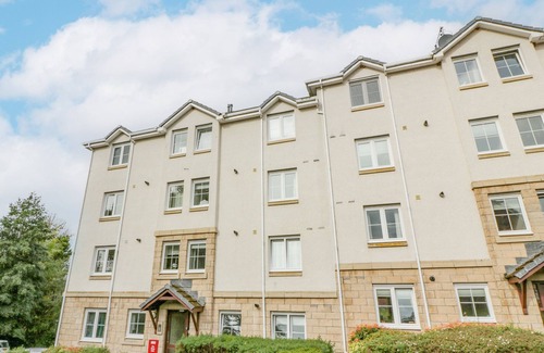 Galashiels Apartment | TWEED APARTMENT, family friendly, with a garden in Tweedbank