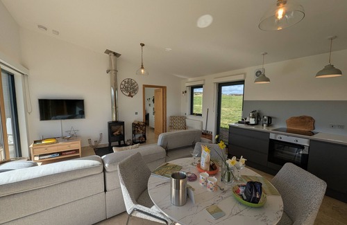Kelso House | Tweed Hideaway - Two Bedroom House, Sleeps 4