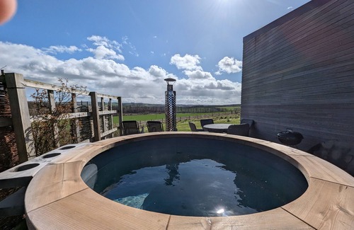 Kelso House | Tweed Hideaway - Two Bedroom House, Sleeps 4
