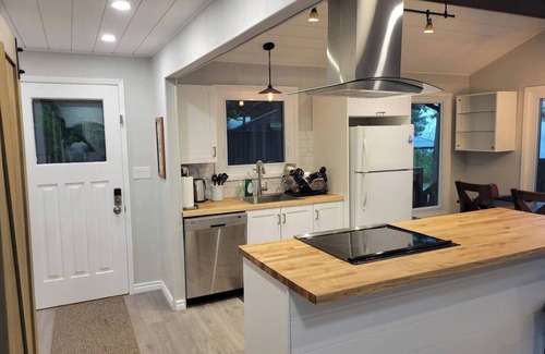 Tweed House | Tweed Lakeview Haven