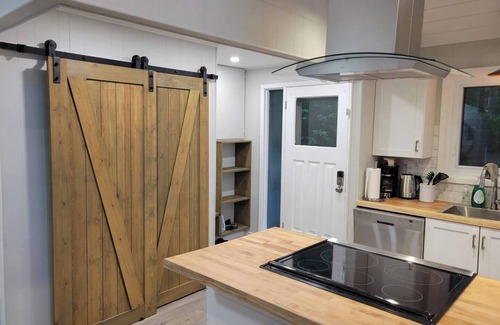 Tweed House | Tweed Lakeview Haven