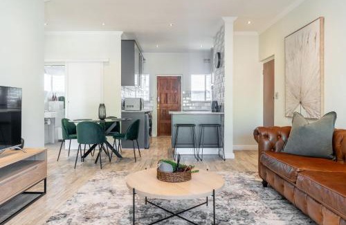Gordons Bay Central Apartment | Tweede Boom by Host Agents