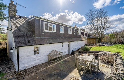 Earlston House | Tweedswood - Two Bedroom House, Sleeps 4