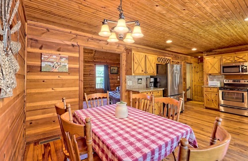 Hiawassee Cabin | Twilight Moon - by Chatuge Home Concierge Hot Tub, Fire pit & Pool Table, mountain view