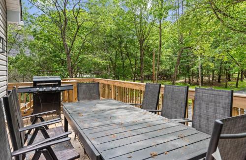 Albrightsville Ski Chalet | Twin Chalet 6 BDs Hot Tub Game Area and more