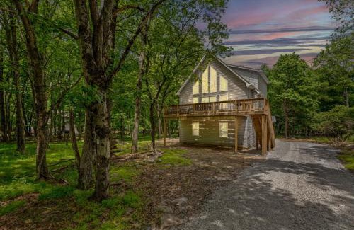 Albrightsville Ski Chalet | Twin Chalet 6 BDs Hot Tub Game Area and more