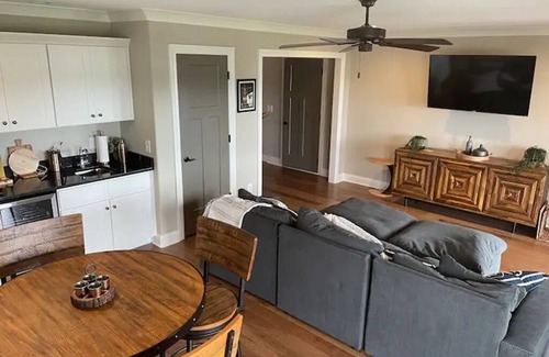 Winchester House | Twin Creeks Getaway- Pet Friendly- Amenities Abound! Golf cart rental available!