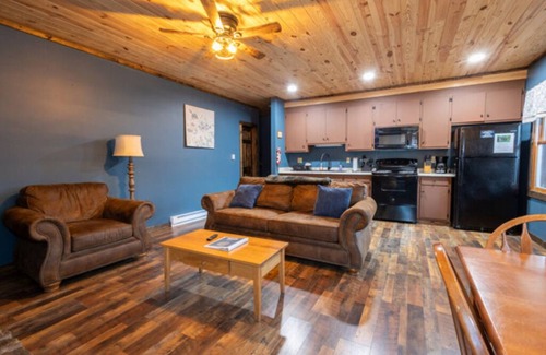 Springmaid Mountain Cabin | Twin Falls Cabin Top & Bottom Combined