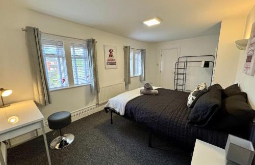 Woolsington Apartment | Twin Farms Apartment, Super location, with parking