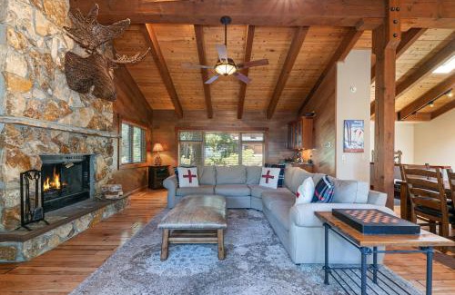 Lake Forest House | Twin Hollow at Dollar Point by Tahoe Getaways - 5BR w Game Room & Hot Tub