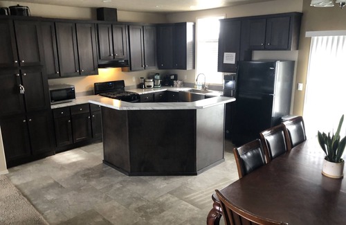 Swanlake House | Twin Lakes event beach house w use of 4 kayaks quasi farm ducks, chicken goats