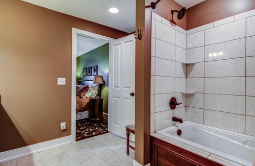 Saugatuck Bed & Breakfast | Twin Oaks Inn