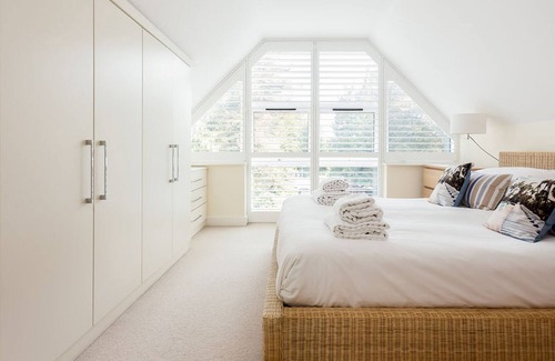 Poole Cottage | Twin Palms