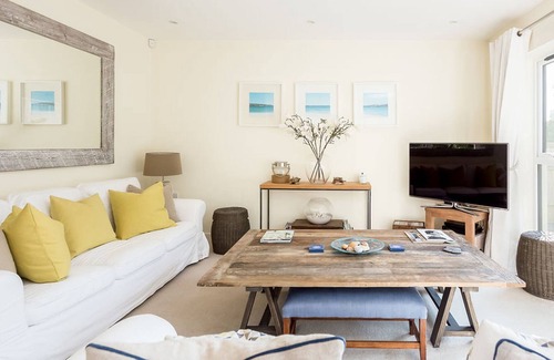 Poole Cottage | Twin Palms