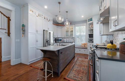 Lincolnville House | Twin Palms l Craftsman Cottage l Walk to DNTN