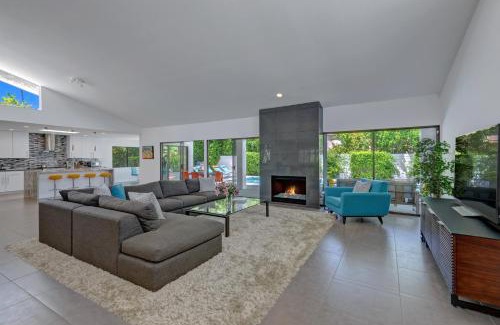 Twin Palms House | Twin Palms Tranquility by Oranj Palm