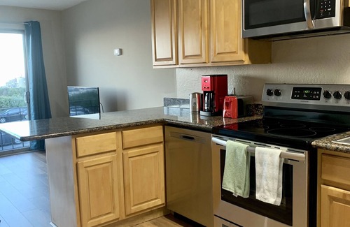 Upper Market Apartment | ❤️ Twin Peaks, Luxury Apt, Great View, Parking, Laundry, BBQ, Patio