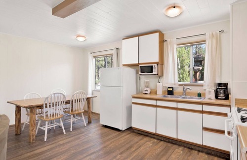 Big Bear Lake Hotel | Twin Pines #111