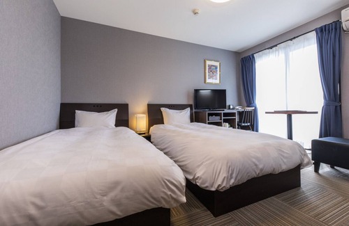Higashiyama Hotel | Twin Room River view