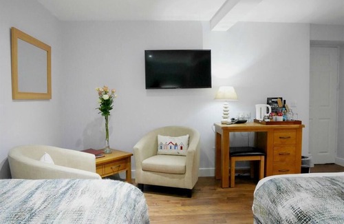 Mumbles Bed & Breakfast | Twin Standard Room Ensuite@Norton House Hotel