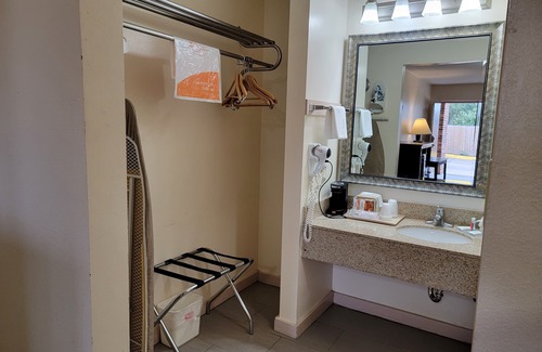 Biloxi Hotel | Twin Star Lodge