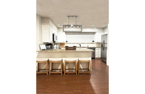 North Arlington House | Twin Trees is minutes from Cowboys stadium!