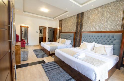 Nuwara Eliya Hotel | Twin Villa Red - Cozy Colonial Villa with Mountain View