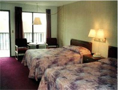 Branson Theater District Hotel | Twinkle Inn