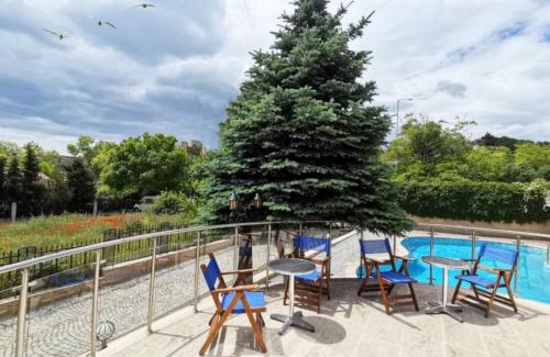 Saints Constantine and Helena Apartment | Twins Palace ApartHotel