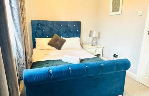 Rochester House | Twist of Tranquility in Rochester