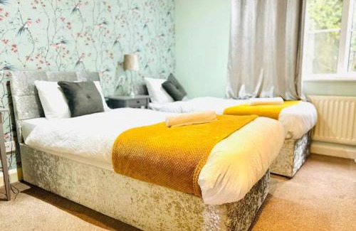 Rochester House | Twist of Tranquility in Rochester