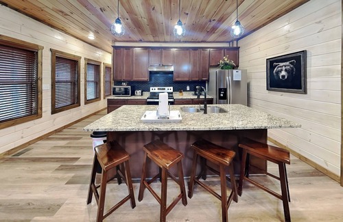 Gatlinburg - Pigeon Forge Cabin | Twisted Pines