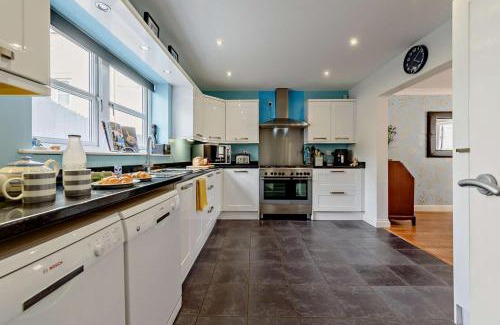 Tenby House | Twmbarlwm