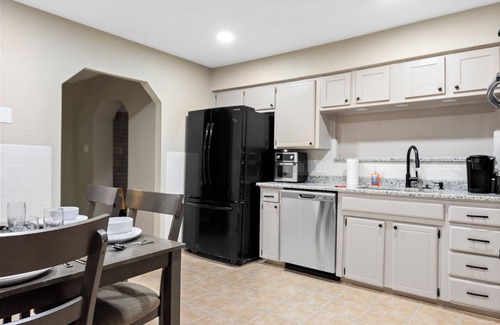 North Richland Hills House | Two Adjacent Houses with a Private Pool