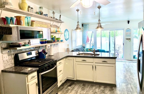 Vandalia Cottage | TWO Adorable Waterfront Cottages on Beautiful all sports Paradise Lake