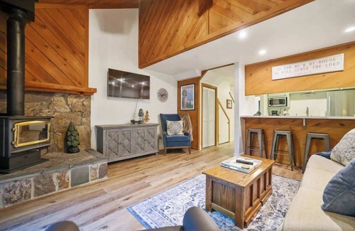 Shaver Lake Cabin | Two Bears Basecamp | Views, Trails, Flat Parking