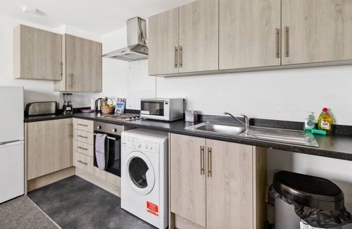 George Green Apartment | Two Bed Penthouse With Wrap Around Balcony