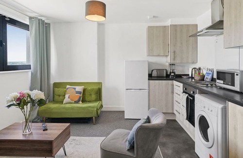 George Green Apartment | Two Bed Penthouse With Wrap Around Balcony