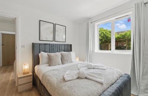 Custom House Apartment | Two Bed Serviced Apartment