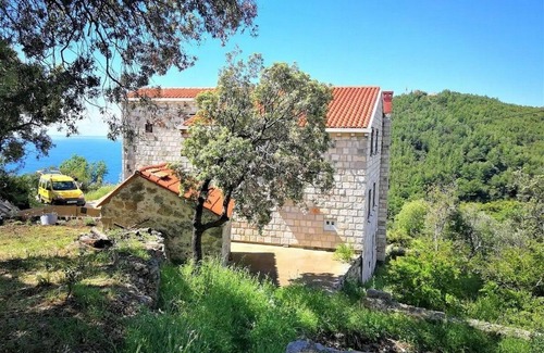 Mljet Apartment | Two bedroom apartment with balcony Babino Polje, Mljet (A-22323-a)