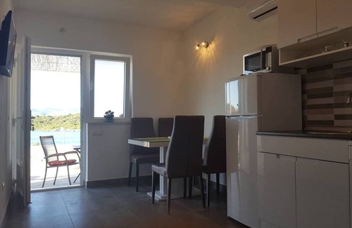 Dubrava Apartment | Two bedroom apartment with air-conditioning Luka Dubrava, Pelješac (A-24567-a)