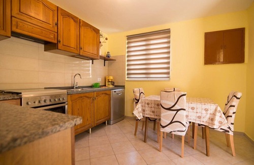 Veli Losinj Apartment | Two bedroom apartment with air-conditioning Veli Lošinj, Lošinj (A-19799-a)