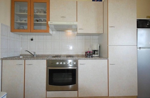 Marsici Apartment | Two bedroom apartment with balcony and sea view Kremenići, Krk (A-21724-b)