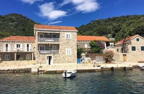 Okuklje Apartment | Two bedroom apartment near beach Okuklje, Mljet (A-4933-b)