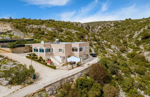 Podglavica Apartment | Two bedroom apartment with terrace and sea view Stupin Čeline, Rogoznica (A-19462-b)